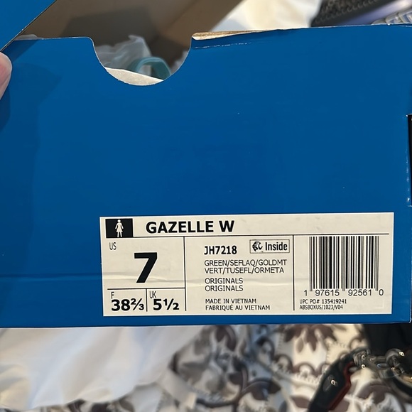 Brand new size 7 Gazelle women’s - Picture 2 of 2